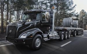 Volvo VNX 300 8x4 Daycab 2018 года